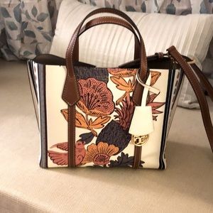 TB Small Triple Compartment Perry Wonderland